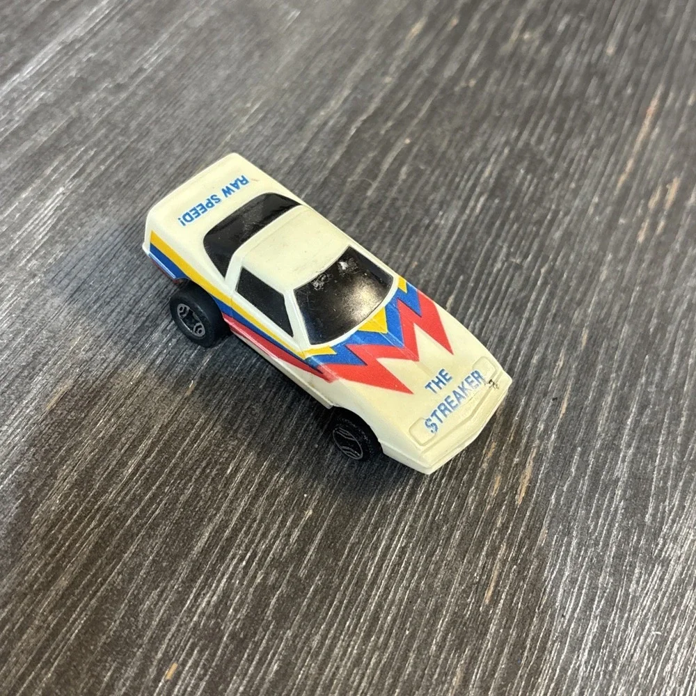 Tonka TNT Racers The Streaker 1/64 Chevy Corvette Raw Speed